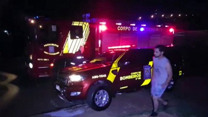 Com agilidade, Bombeiros combatem incêndio e impedem que residência seja destruída