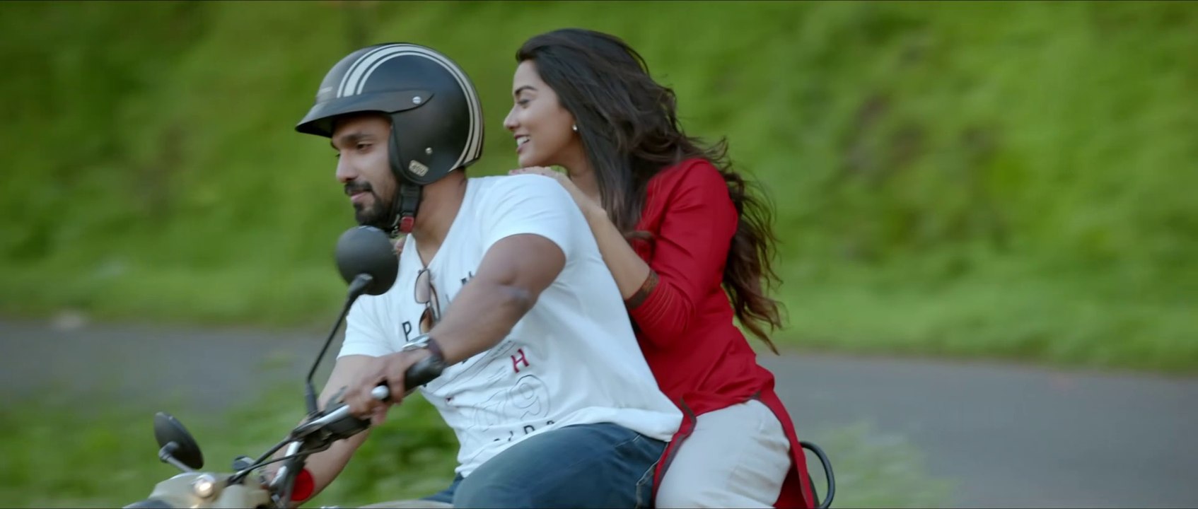 Chemmaname_Video_Song___Yuvam_Movie