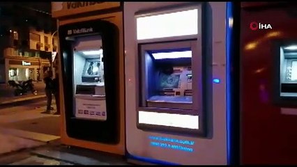 Babasına kızan kadın ATMleri böyle parçaladı