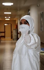 Koronavirüsü yenen hemşire, pandemi hastanesinde göreve başladı