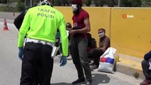 Korona virüs tedbirlerine takıldılar... İstanbul'a yürürken Bursa'da polise yakalandılar