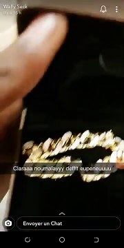 Anniversaire : Clara (Idoles) offre un bracelet en or serti de diamant à Wally Seck