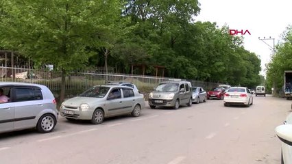 BURSA Sokağa çıkma yasağı öncesi kaynak suyunun başında uzun kuyruklar