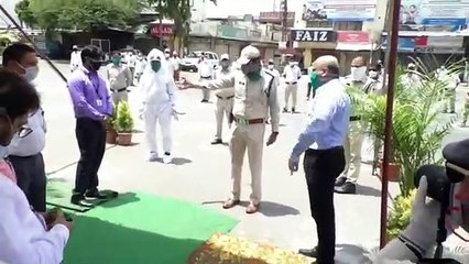 बचाव: आईजी ने दिए पीपीई किट्स, सेफ्टी गॉगल्स और गर्मी से बचाने की गई ओरआरएस की व्यवस्था