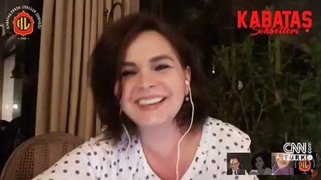 Sümer Ezgü, canlı yayında tabureden düştü