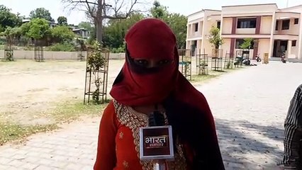 दबंग कर रहा है घर पर छेड़छाड़