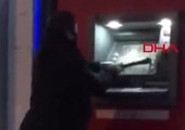 Miras kaldı çekiçle ATM'ye saldırdı