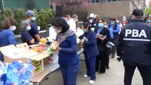 NYPD passes out meals to hospital staff