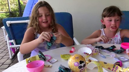 Sophia, Isabella e Alice Abrindo LOL Surprise Bonecas