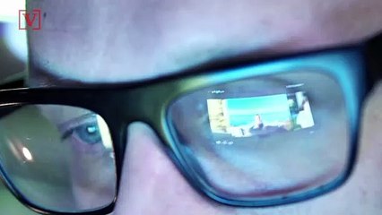 Could Blue-Light From Smartphones & Laptop Be Damaging Your Skin?