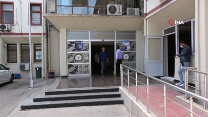 Boşanmak isteyen karısını böyle kovaladı... 11 yerinden tornavida darbesi alan kadın hastaneye kaldırıldı