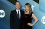 Tom Hanks e Rita Wilson vão comemorar aniversário de casamento em casa