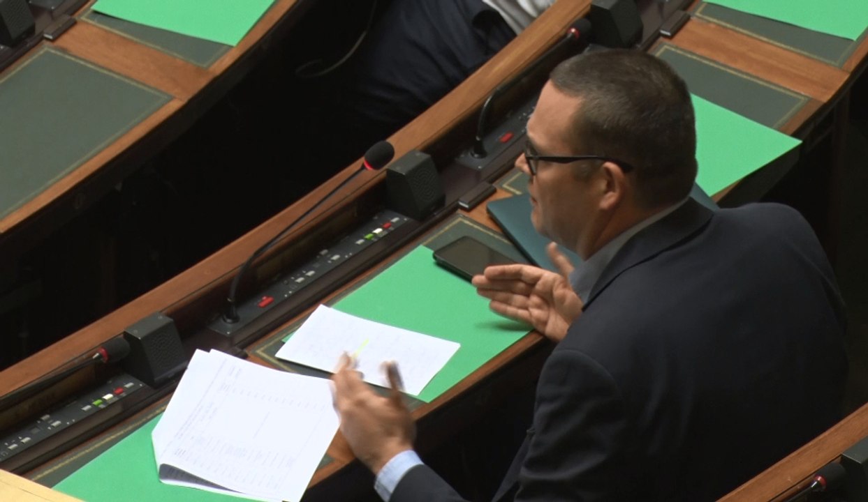 "Nous reverrons notre patron avant notre famille" (Raoul Hedebouw)