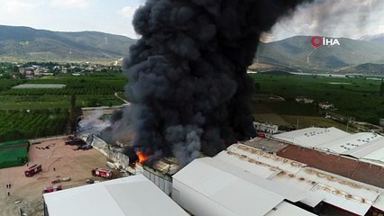 Bursa'da soğuk hava deposundaki yangın kontrol altına alındı