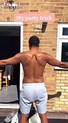 Frapper ses omoplates