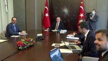 Cumhurbaşkanı Erdoğan, Vefa Destek Gruplarının yardım ettiği ailelerle video konferans görüşmesi...