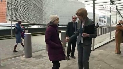 Thunberg doa prêmio para luta contra a Covid-19