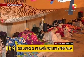 Cientos de “caminantes” permanecen en la avenida Iquitos esperando viajar a San Martín
