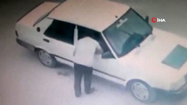 Alev alan otomobilde mahsur kalan küçük çocuğun yaşadığı dehşet anları kamerada