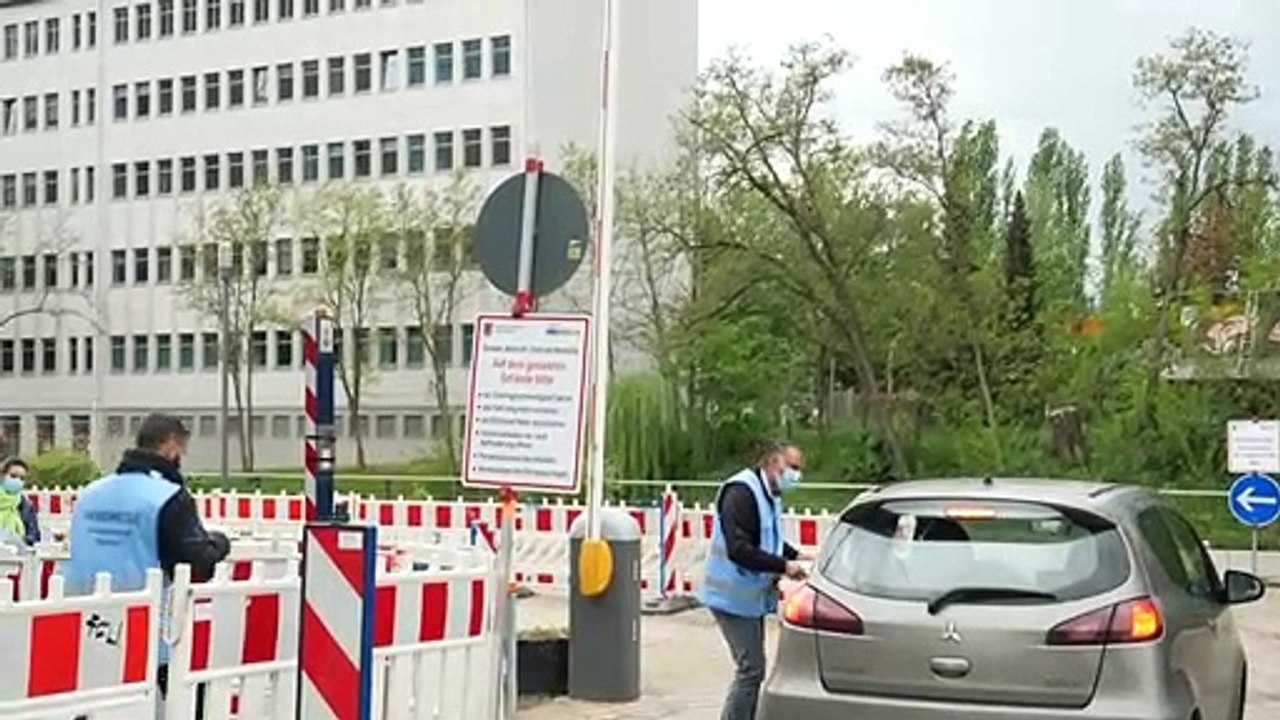 Wie Berlins Corona-Drive-In funktioniert