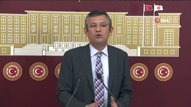 CHP Grup Başkanvekili Özgür Özel: “Beni tehdit edersin ya korkarım, Özgür Özel korkar ama CHP Grup Başkanvekili korkmaz kardeşim, korkmaz. Savaş meydanında kurulmuş partinin grup başkanvekili bunlardan korkmaz”