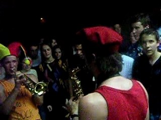 La teckno impro dans la foule