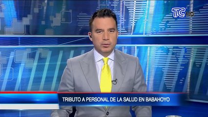 Homenaje por parte de los policías al personal de la salud en Los Ríos