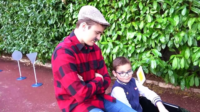 Swan passe son permis de conduire ! (ça tourne mal)