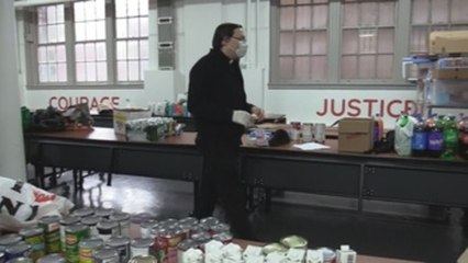 El padre Pablo, el párroco español que da comida y consuelo en El Bronx