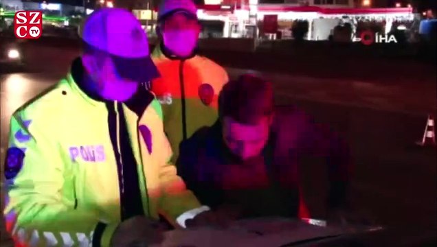 Kısıtlamaya rağmen trafiğe çıkan sürücü tutanağı imzalamak istemedi