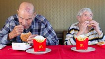 A 99 ans, il mange du McDo pour la première fois. Verdict…