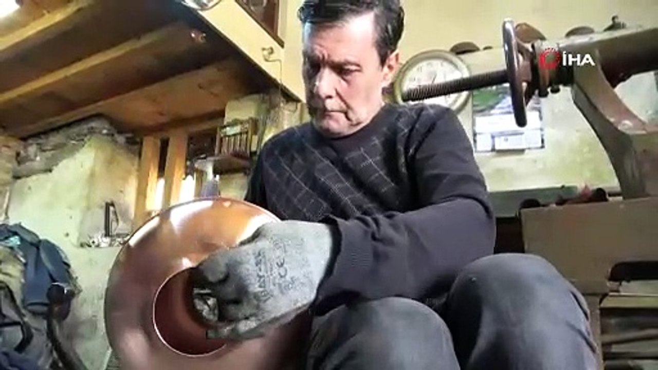 Her gün 'alem' yaparak genç kalıyor