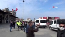 Kadıköy'de sokağa çıkma kısıtlamasına rağmen 1 Mayıs protestosu