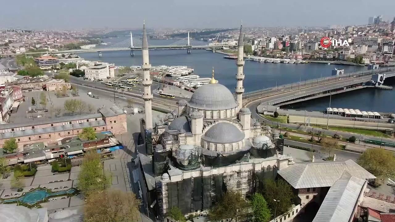 Eminönü ve Beyazıt Meydanı boş kaldı