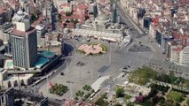 Sokağa çıkma yasağının ilk gününde Taksim Meydan'da sessizlik
