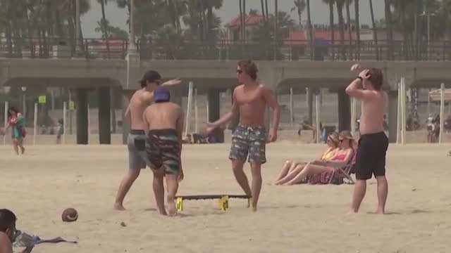 California cierra sus playas tras el aluvión de los últimos días