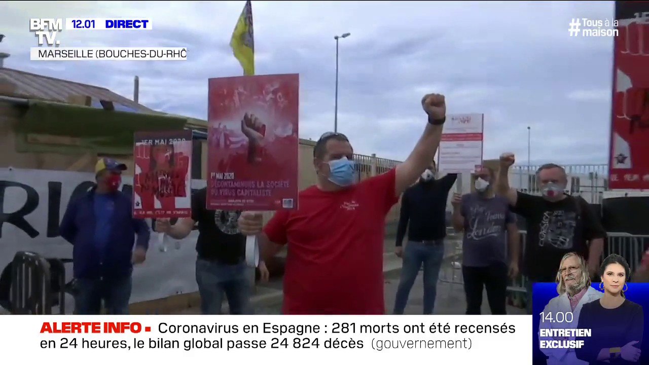 1er mai: des militants CGT se mobilisent sur le vieux port de Marseille