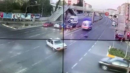 Ambulansla otomobilin kaza anı kameralarda