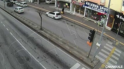 Trafik kazaları mobese kameralarına yansıdı