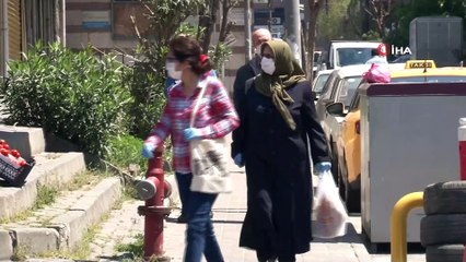Sokağa çıkma kısıtlamasında vatandaşlar marketlere akın etti