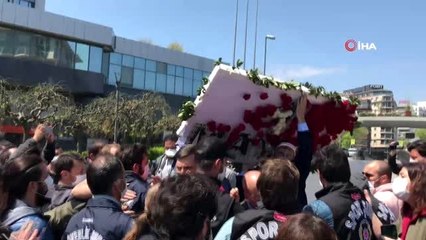 HDP, CHP ve TİP'den Taksim'e sosyal mesafeyi hiçe sayan ortak yürüyüş