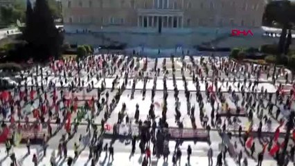 Yunanistan'da 'sosyal mesafeli' 1 Mayıs kutlaması