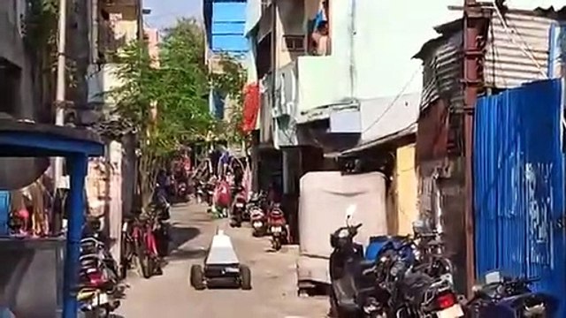 கொரோனா தடுப்பு நடவடிக்கை : ட்ரோன்களைப் போல சென்னை போலீஸ் களமிறக்கிய ரோபோ கார்
