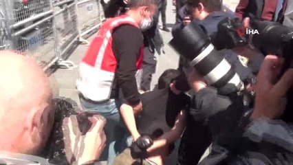 Taksim Meydanı'na çıkmak isteyen 9 kişi gözaltına alındı