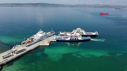 Çanakkale'de feribotlar, düdüklerini denizciler için çaldı-ek
