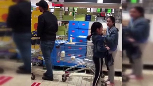 - Hollanda korona ile mücadelede sınıfta kaldı- Maskesiz, eldivensiz, sosyal mesafe olmadan alışveriş yaptılar