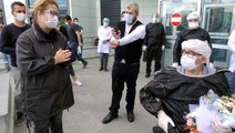 Koronavirüsü yenen Belediye Başkan Yardımcısı Mehmet Gider, alkışlarla taburcu oldu