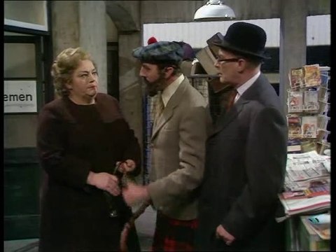 Sykes -. 'Marriage' Eric Sykes • Hattie Jacques • Richard Wattis • Gretchen Franklin