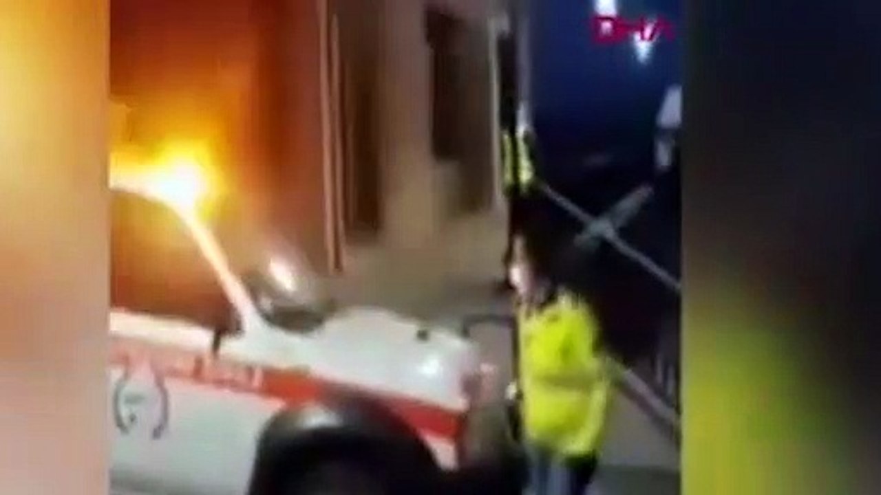 İtalya'da akşam ezanı polis aracından okundu