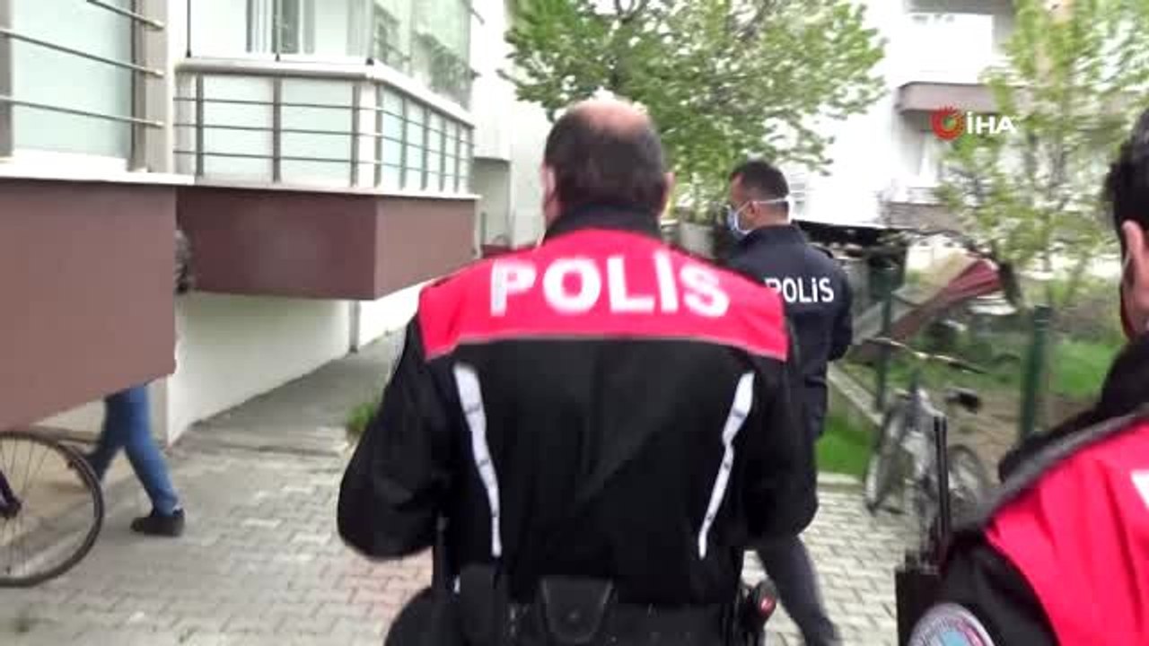 Bolu'da, "Evde Kal" çağrısına uyan kıza, polislerden doğum günü sürprizi